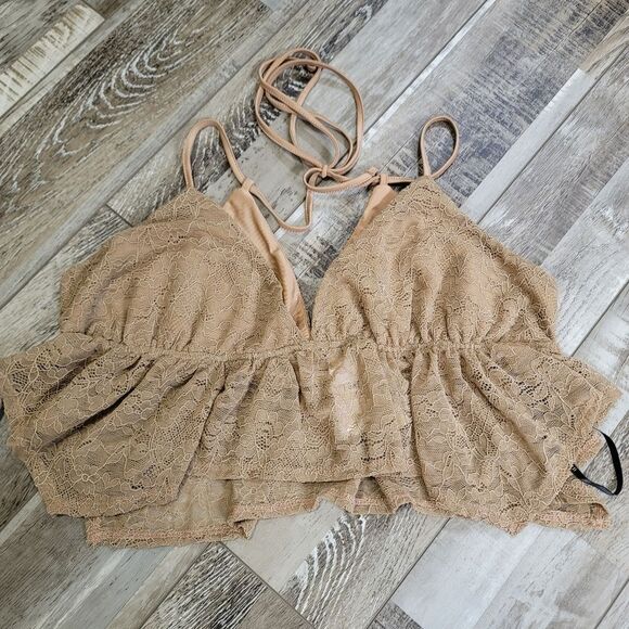 New Forever 21 Lace Knit Handkerchief Cropped Cami Size XL - Picture 4 of 9